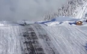 Creepy Airstrip - Tech - VIDEOTIME.COM