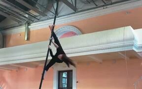 Woman Performs Mind-Blowing Tricks on Aerial Pole - Fun - VIDEOTIME.COM