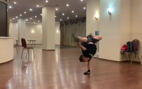 Boy Shows Cool Dance Moves - Kids - VIDEOTIME.COM