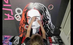 Artist Creates Portrait of Singer Using Tapes - Fun - VIDEOTIME.COM