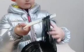 6 Year Old Barber - Kids - VIDEOTIME.COM