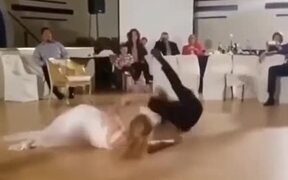 Bizarre Dance - Weird - VIDEOTIME.COM