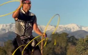 Native Hoop Dancer Performs Healing Ceremony - Fun - VIDEOTIME.COM