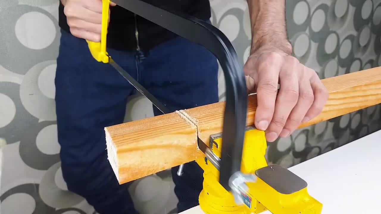 Guy Builds DIY Floating Tensegrity Chair