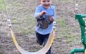 Swing Set Slip and Flip - Kids - VIDEOTIME.COM