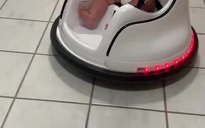 Bumper Car Keeps Baby Entertained - Kids - VIDEOTIME.COM