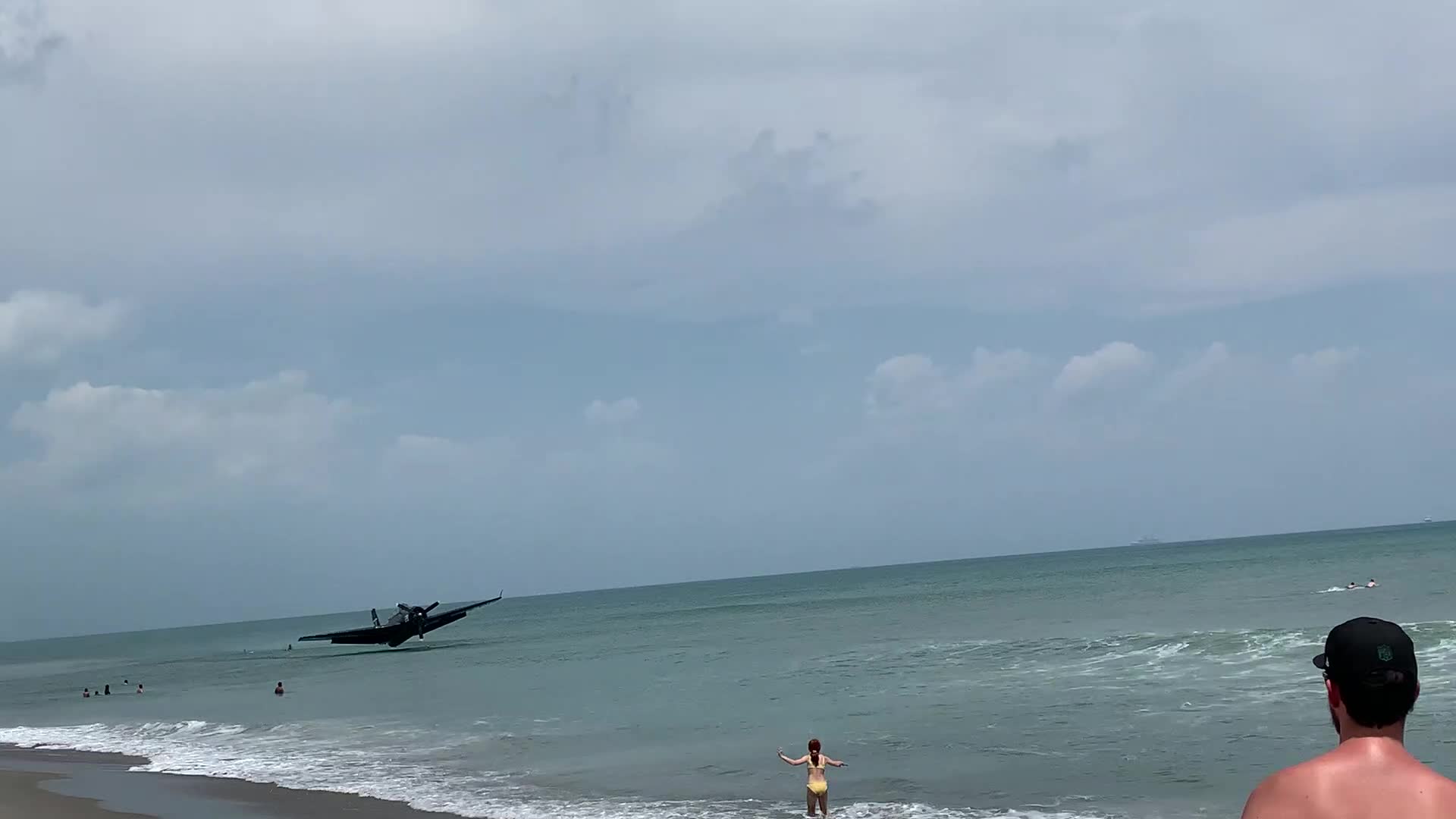 Pilot Forced to Land on Crowded Beach