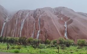 Massive Sandstone Waterfalls - Fun - VIDEOTIME.COM
