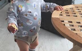 Talkative Toddler Has a Lot to Say - Kids - VIDEOTIME.COM