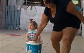 Bucket Ride Ends with a Faceplant - Kids - VIDEOTIME.COM