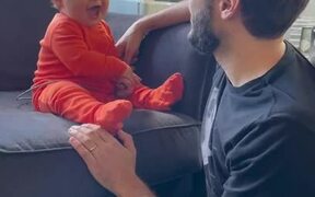 Baby Mimics His Dad - Kids - VIDEOTIME.COM