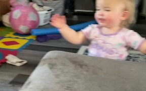 This Baby Walks Up to Everyone Just To Tell Them.. - Kids - Videotime.com