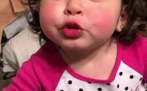 Little Girl Refuses To Learn Spanish From Dad - Kids - VIDEOTIME.COM