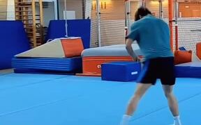 Guy Does Multiple Backflips Continuously - Sports - VIDEOTIME.COM