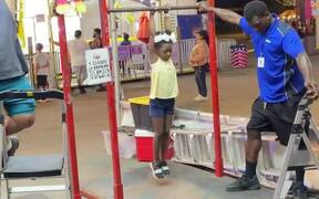 Kid Wins Monkey Bar Game At State Fair - Kids - VIDEOTIME.COM