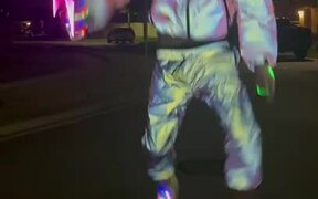 Guy Shows off Impressive Jump Rope Skills - Sports - VIDEOTIME.COM