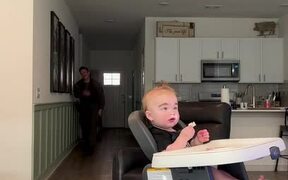 Dad Gets Surprised By Baby's Fake Eyebrows - Kids - VIDEOTIME.COM