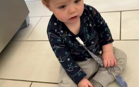 Cheerful Baby Boy In Total Shock - Kids - VIDEOTIME.COM
