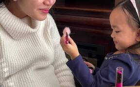 Little Girl Applies Makeup on Mom's Face - Kids - VIDEOTIME.COM