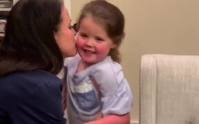 Kid Reacts To Mom Revealing Pregnancy News - Kids - VIDEOTIME.COM
