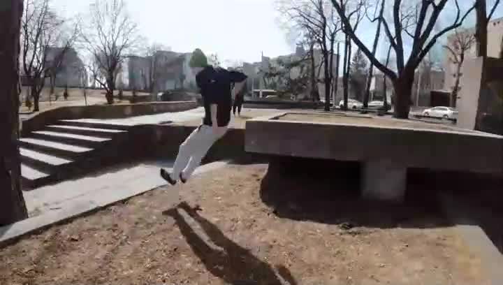 Guy Displays Incredible Parkour Moves