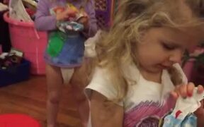Giving Kids Bad Present  - Kids - VIDEOTIME.COM