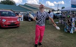 Guy Juggling Bowling Pins Hears Applause - Fun - VIDEOTIME.COM