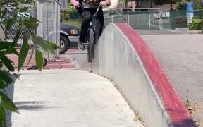 BMX Rider Dreadfully Falls Off His Bike - Sports - VIDEOTIME.COM