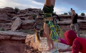 Woman Doing Handstand Amazingly Bungee Jumps - Fun - VIDEOTIME.COM