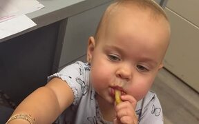Toddler Licks Ketchup Off of Fries Repeatedly - Kids - VIDEOTIME.COM