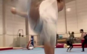 Guy Executes Numerous Single Leg Backflips - Sports - VIDEOTIME.COM