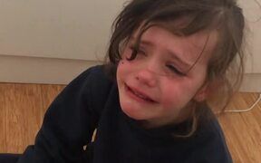 Kid Has Dramatic Breakdown - Kids - VIDEOTIME.COM