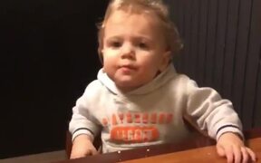 Toddler Acts Hilariously While Eating - Kids - VIDEOTIME.COM
