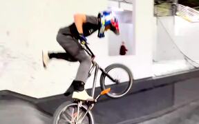 Kid Does Amazing Tricks With BMX - Kids - VIDEOTIME.COM
