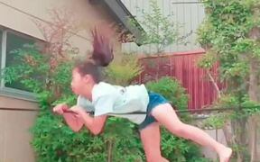 A Girl Shows Off Mind-blowing Slacklining Skills