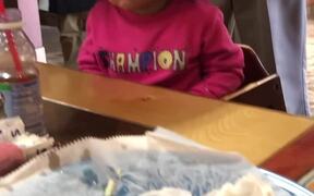 Girl Has Hilarious Reaction Towards Her B-day - Kids - VIDEOTIME.COM