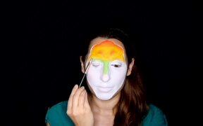 Makeup Artist Transforms Face Into Dart Frog