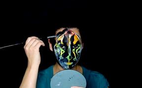 Makeup Artist Transforms Face Into Dart Frog - Fun - VIDEOTIME.COM