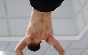 Man Performs Perfect Flips on Highbar