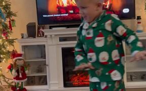 4 y/o Boy Has The Most Priceless Reaction - Kids - VIDEOTIME.COM