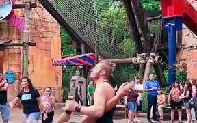 Acrobatic Duo Shows Off Incredible Tricks - Sports - VIDEOTIME.COM