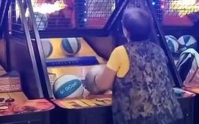 Grandma Makes New Basketball Record - Fun - VIDEOTIME.COM