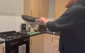 Funny Pancake Flip Fail - Fun - VIDEOTIME.COM