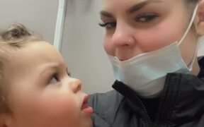 Baby Takes Off Mother's False Eyelash - Kids - VIDEOTIME.COM