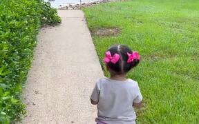 Toddler Falls Down & Goes Into 'Pause Mode' - Kids - VIDEOTIME.COM