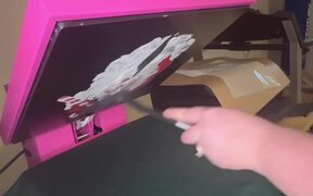 Person Gets A Sticker Stuck to Heat Press Machine - Tech - VIDEOTIME.COM