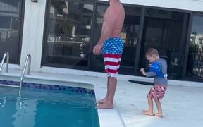Kid Trying to Push Father Into Pool - Kids - VIDEOTIME.COM