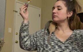Rats Jump on Woman While She Eats Her Food - Animals - VIDEOTIME.COM