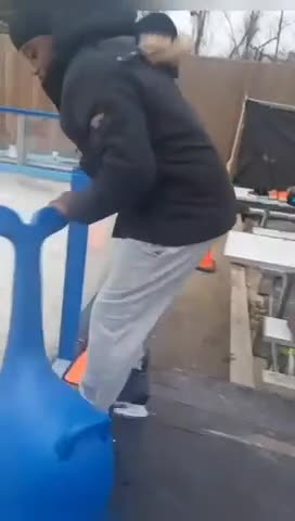 Man Fails At Ice Skating On His First Attempt