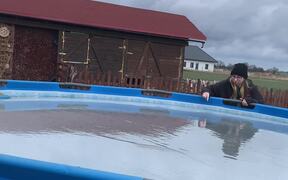 Girls Fall Into Frozen Pool - Fun - VIDEOTIME.COM